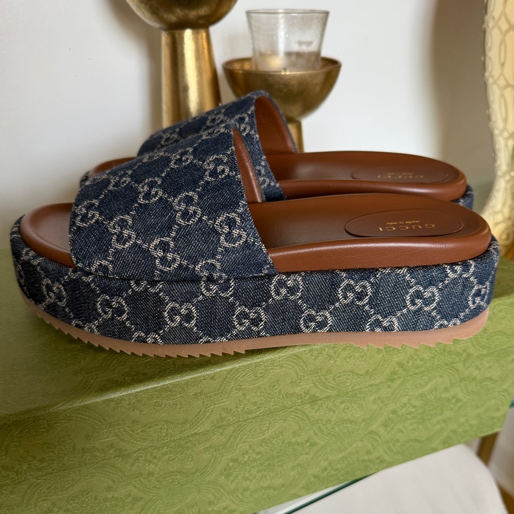 Gucci Women's Denim Blue Logo Slide Sandals - Picture 8 of 13